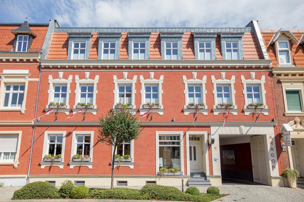 Aragon - Hotel - Garni Tangermünde エクステリア 写真
